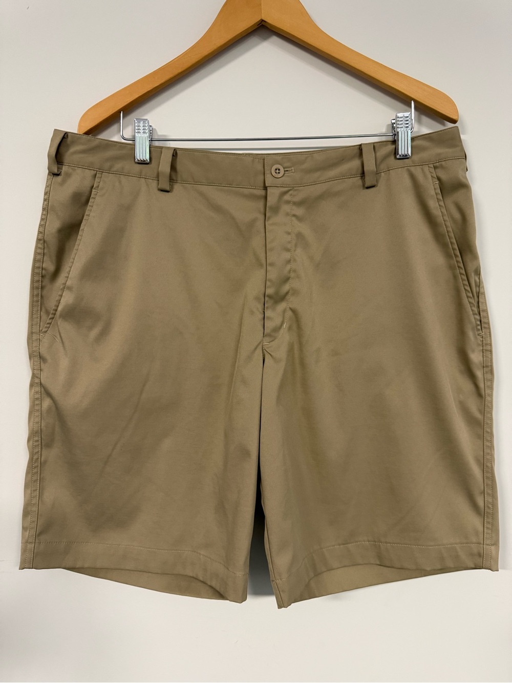 Nike Golf Dri-FIT Flat Front Shorts Khaki Tan Size 36